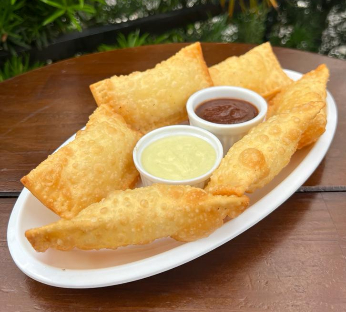 mine pastel misto(3carne e 3queijo)